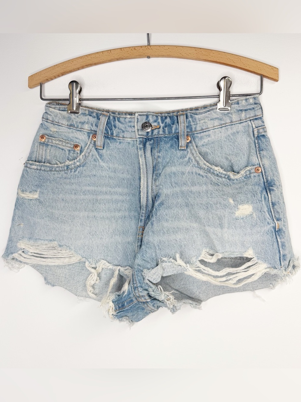 Zara Light Wash Distressed Cut Off Denim Jean Shorts Size 4